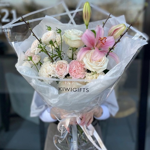 

KIWIGIFTS Букет цветов живые розы, лилия, эустома, вишня, Букет цветов живые розы, лилия, эустома, вишня