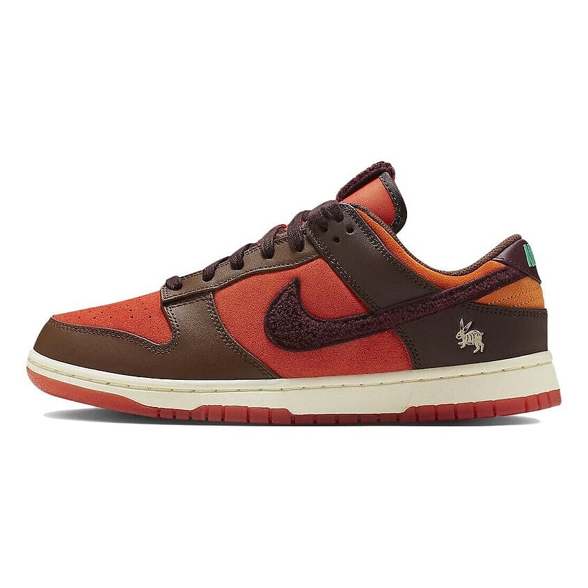 Изображение товара NIKE Кроссовки Dunk Low Retro PRM Year Of The Rabbit Light Crimson 2023, Размер 45