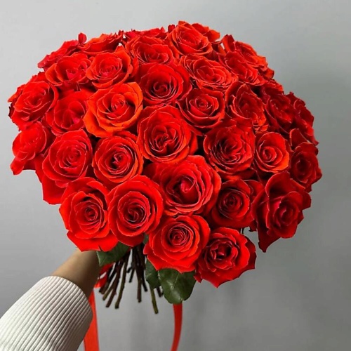 

ANANAS FLOWERS Монобукет из алых роз, Монобукет из алых роз
