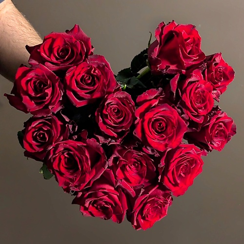

KRASFLOWERS Сердце из роз Explorer пятнадцать, Сердце из роз Explorer пятнадцать
