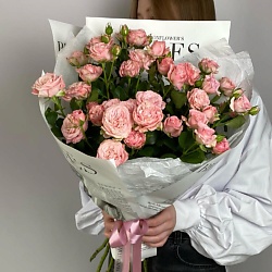 Монобукет из 7 пионовидных кустовых роз