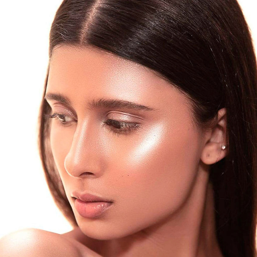 

SUGAR Крем для лица увлажняющий с сияющим эффектом Bling Leader 25, Крем для лица увлажняющий с сияющим эффектом Bling Leader