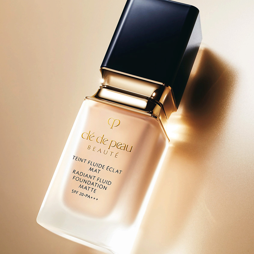 CLÉ DE PEAU BEAUTÉ Тональный флюид с эффектом матового покрытия Radiant Fluid Foundation Matte – фото 4