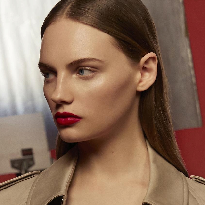 

BURBERRY Увлажняющая стойкая помада для губ Burberry Kisses, Увлажняющая стойкая помада для губ Burberry Kisses