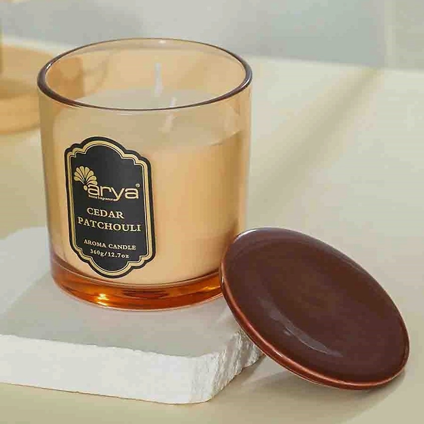 Изображение товара Ароматическая свеча ARYA HOME COLLECTION Cedar Patchouli 360 г Янтарь