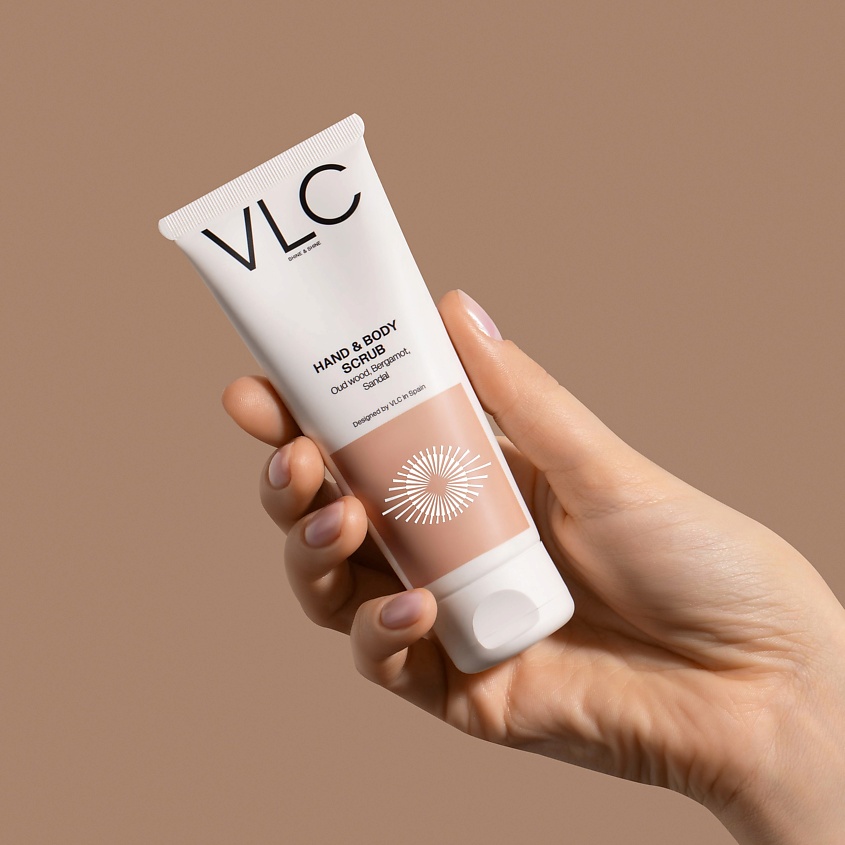 Изображение товара VLC Массажный уходовый крем-эксфолиант для рук и тела Oud wood, Bergamot, Sandal, 1 шт.