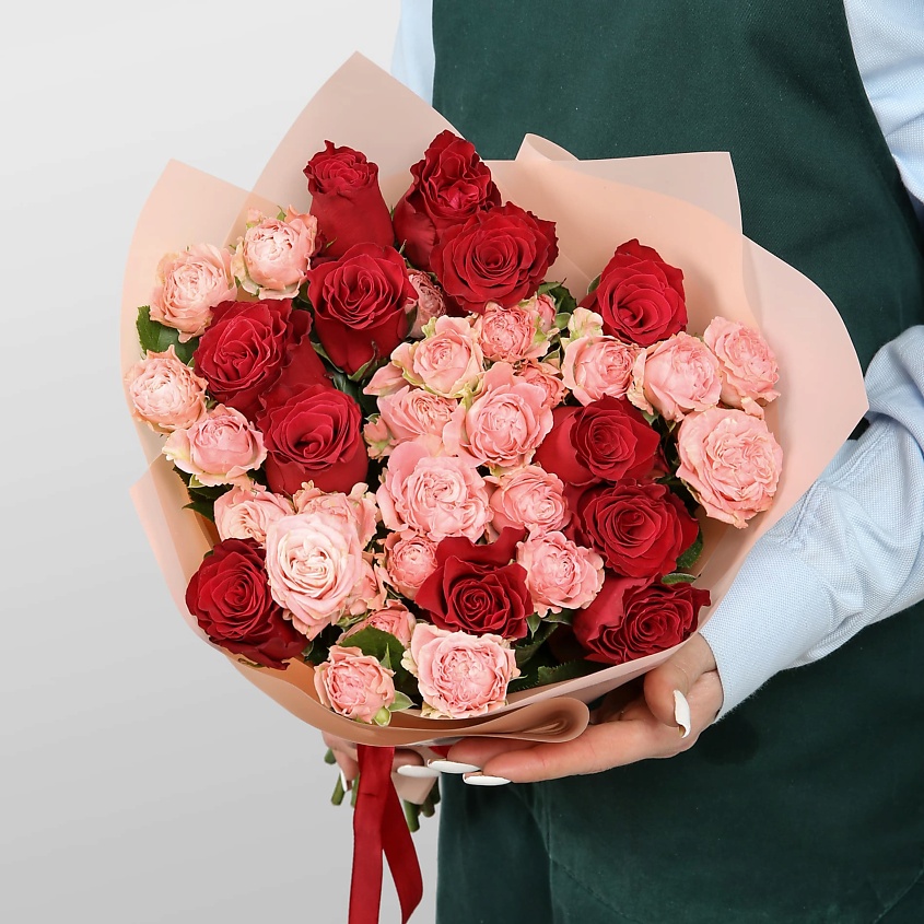 Изображение товара STUDIO FLORISTIC Букет из Роз «Нежность в багрянце», 1 шт.