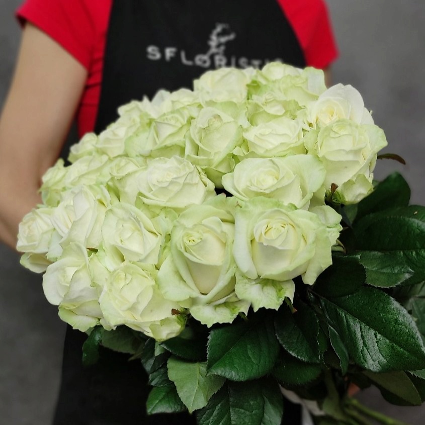 Изображение товара STUDIO FLORISTIC Букет из белых роз 60 см «Безупречной», 1 шт.