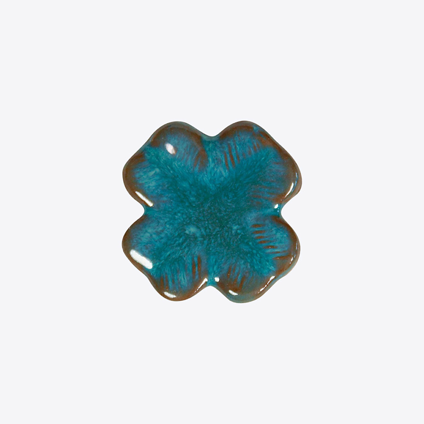 Изображение товара Брошь-значок из керамики LA PALME ARTISAN CERAMICA Клевер голубой Мурена