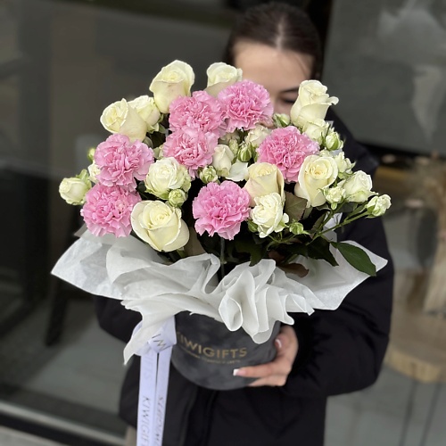 

KIWIGIFTS Букет цветов живые розы, гвоздики, Букет цветов живые розы, гвоздики