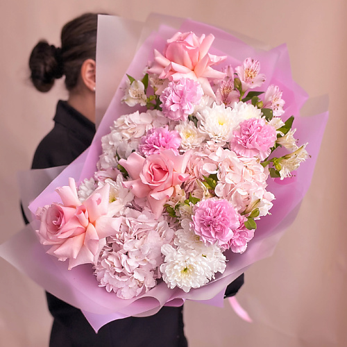 Букет живых цветов MOJNO FLOWERS Нежный розово-белый букет с гортензией, розой, альстромерией, гвоздикой, хризантемой
