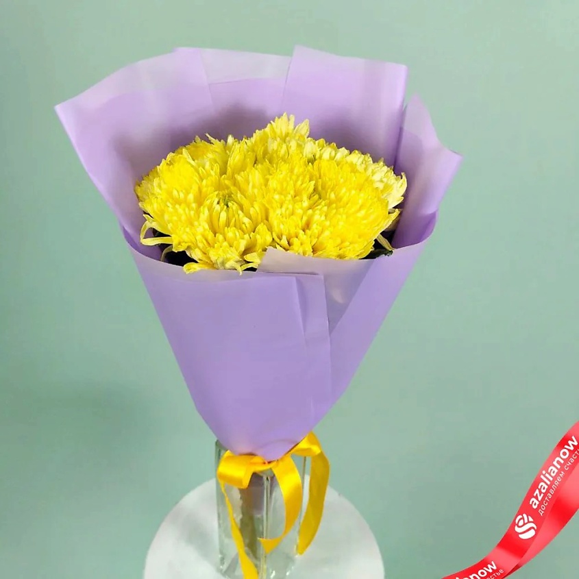 Изображение товара Букет из 7 желтых одноголовых хризантем с упаковкой и подарками