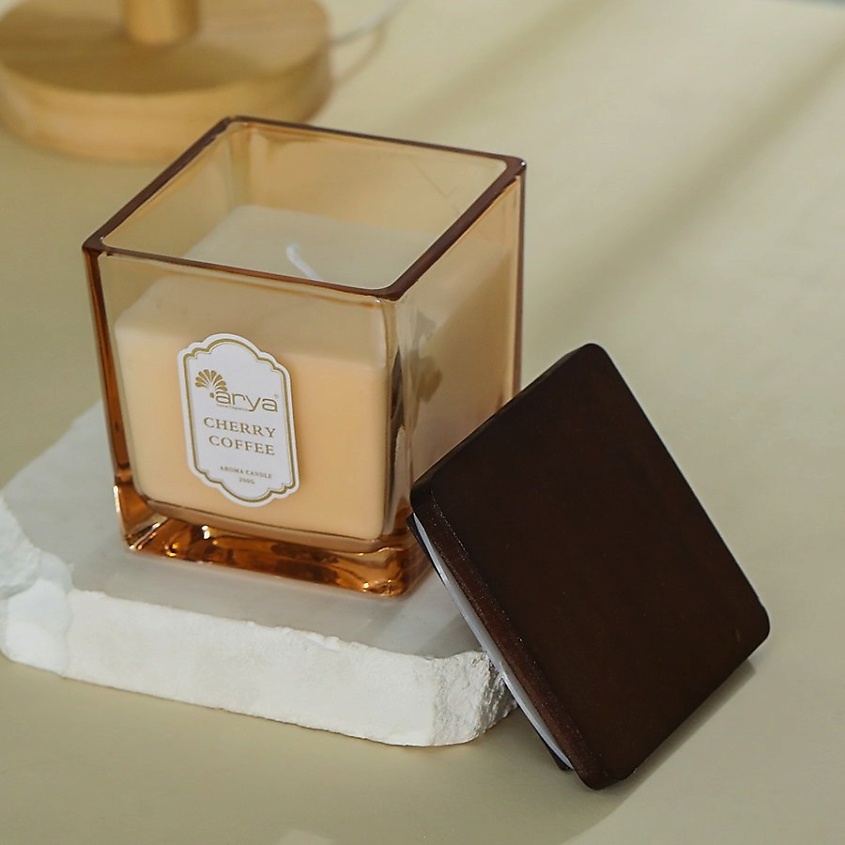 Изображение товара ARYA HOME COLLECTION Ароматическая свеча Cherry Coffee с деревянной крышкой Янтарь, Ароматическая свеча Arya Cherry Coffee с деревянной крышкой 200 г Янтарь