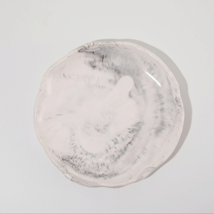 Изображение товара Декоративный мраморный поднос из архитектурного бетона белый 185мм