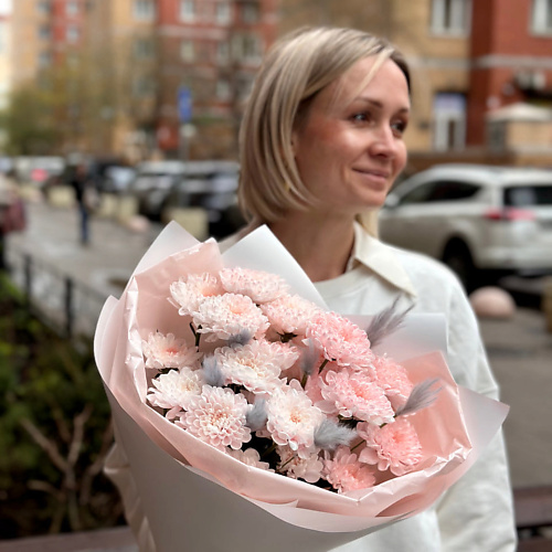 РЯБИНА ЦВЕТОЧНАЯ МАСТЕРСКАЯ Персиковый букет из хризантем