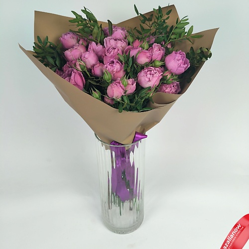 AZALIANOW ЦВЕТЫ. ПОДАРКИ. ДЕКОР Букет из 7 кустовых пионовидных розовых роз, в пленке с зеленью