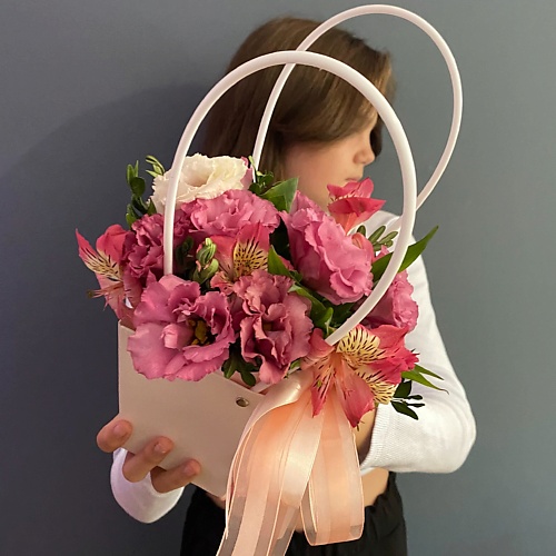 

MADE KRIS Цветочная композиция "Тёплый привет", Цветочная композиция "Тёплый привет"