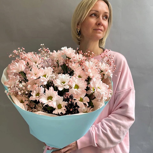 

РЯБИНА ЦВЕТОЧНАЯ МАСТЕРСКАЯ Персиковые ромашки с гипсофилой, Персиковые ромашки с гипсофилой