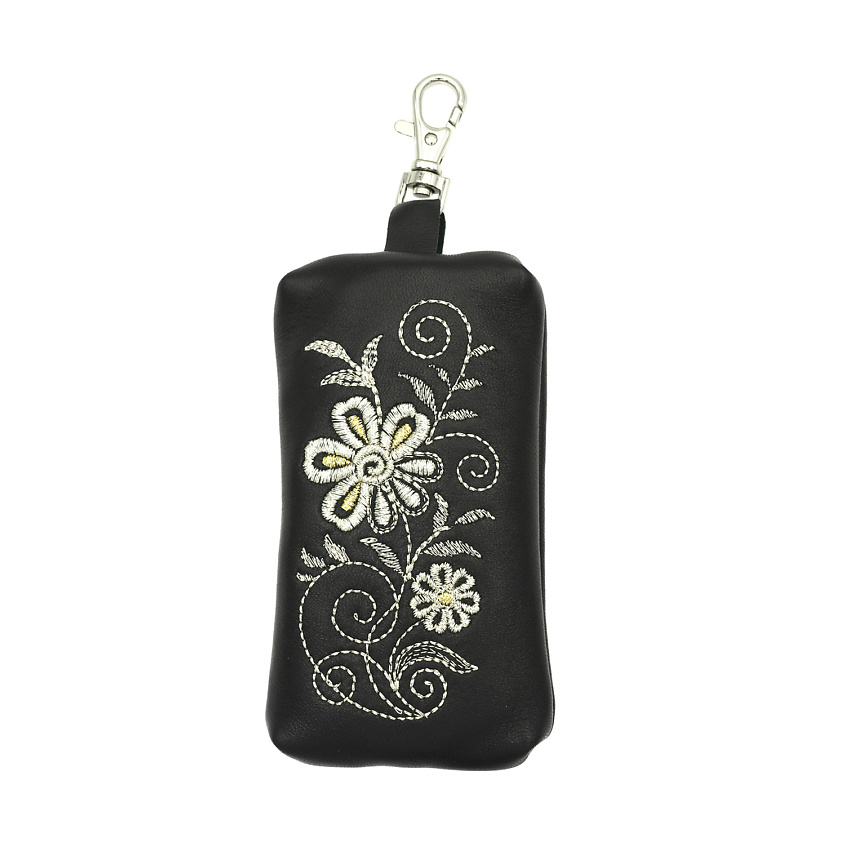 Изображение товара Ключница кожа натуральная с вышивкой серебро черная 582 Рис 1825 компактный аксессуар для ключей