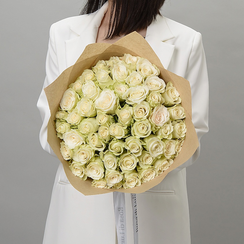 Изображение товара ROSA DI LUNA 51 Роза Кения белая в крафте, 1шт