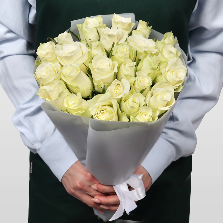 Изображение товара Букет роз Кения белая 25 шт 40 см от STUDIO FLORISTIC