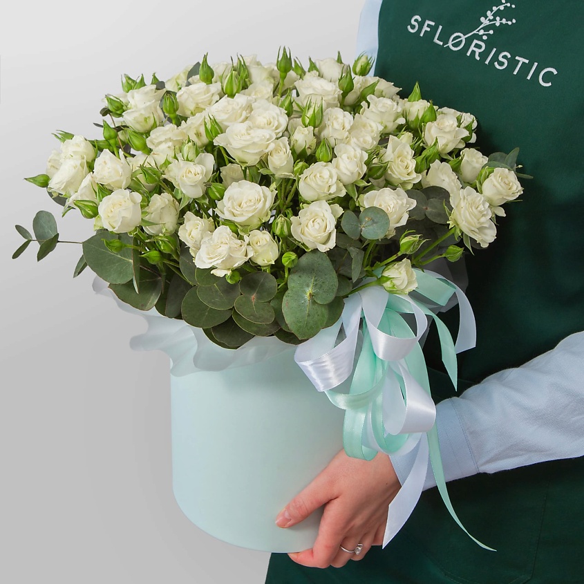 Изображение товара STUDIO FLORISTIC Композиция из кустовых Роз в шляпной коробке «Северная романтика», 1 шт.