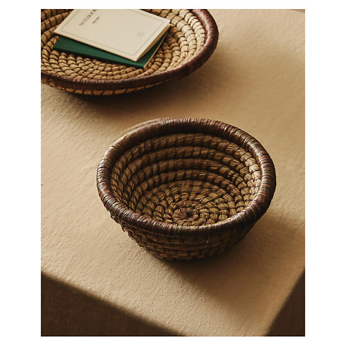 

ZARA HOME Круглая плетеная корзина 28 x 11 x 28 см, Круглая плетеная корзина 28 x 11 x 28 см