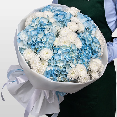 

STUDIO FLORISTIC Букет из Гортензий и Хризантем Сантини «Сказка о небе», Букет из Гортензий и Хризантем Сантини «Сказка о небе»