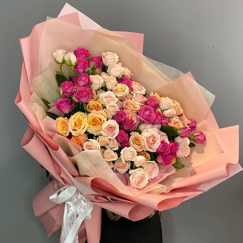 

ДАРИ ЦВЕТЫ Букет-гигант из кустовых роз микс, Букет-гигант из кустовых роз микс