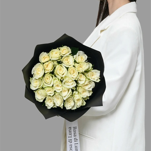 

ROSA DI LUNA 25 Роза Кения белая в крафте, 25 Роза Кения белая в крафте