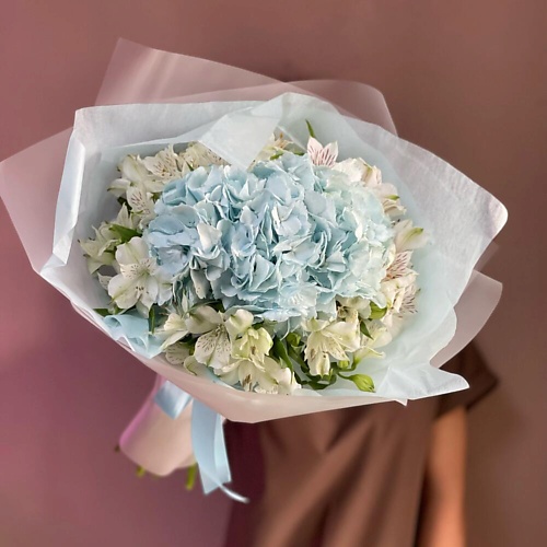 VIBE СТУДИЯ ЦВЕТОВ И ПОДАРКОВ Авторский букет «Нежное облако»