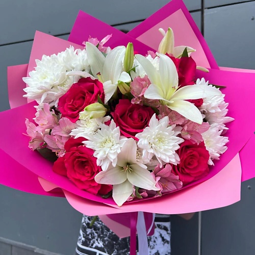 

ДАРИ ЦВЕТЫ Букет с Лилией, розами и хризантемой, Букет с Лилией, розами и хризантемой