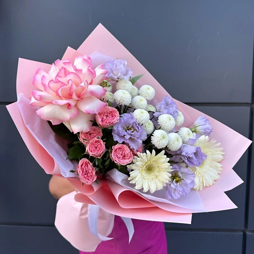 

ДАРИ ЦВЕТЫ Букет с эустомой, герберами и хризантемой, Букет с эустомой, герберами и хризантемой