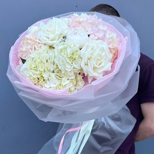 

ДАРИ ЦВЕТЫ Воздушный букет из гортензий и роз, Воздушный букет из гортензий и роз
