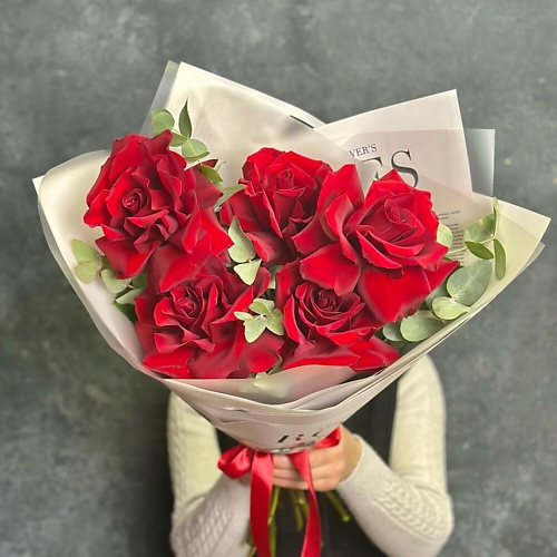 

ДАРИ ЦВЕТЫ Букет «Пойдем на свидание» из 5 красных французских роз с эвкалиптом, Букет «Пойдем на свидание» из 5 красных французских роз с эвкалиптом