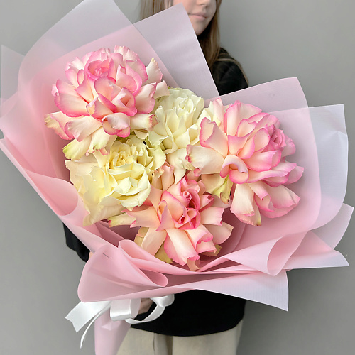 

БАЗАЦВЕТОВ24.РУ ВАУ букет из французских роз, ВАУ букет из французских роз