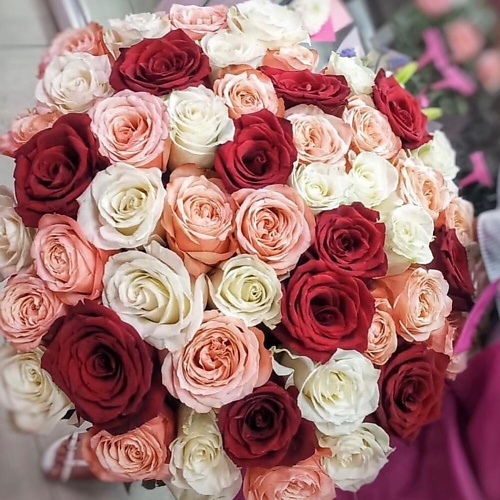 

ДАРИ ЦВЕТЫ Букет из роз микс, Букет из роз микс