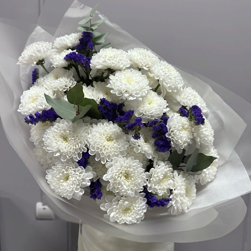 

ДАРИ ЦВЕТЫ Букет кустовые хризантемы, статица и эвкалипт, Букет кустовые хризантемы, статица и эвкалипт