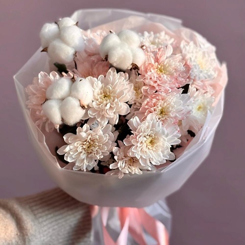 

VIBE СТУДИЯ ЦВЕТОВ И ПОДАРКОВ Милый зимний букет из хризантемы и хлопка, Милый зимний букет из хризантемы и хлопка