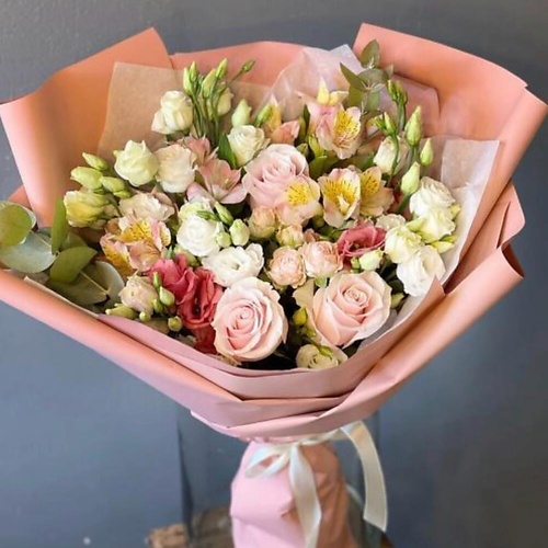 

ДАРИ ЦВЕТЫ Шикарный букет из роз эустомы и альстромерий, Шикарный букет из роз эустомы и альстромерий