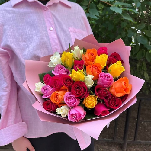 РЯБИНА ЦВЕТОЧНАЯ МАСТЕРСКАЯ Цвета радости 31 роза 3850₽