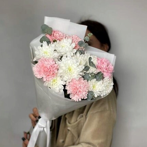 

ДАРИ ЦВЕТЫ Милый букет из пушистых хризантем и розовых диантусов, Милый букет из пушистых хризантем и розовых диантусов