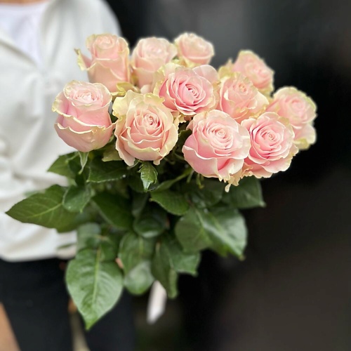 

КОЛИБРИ ЦВЕТОЧНЫЙ САЛОН 11 роз 60см, 11 роз 60см