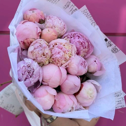 

ДАРИ ЦВЕТЫ Монобукет из розовых пионов 15 шт, Монобукет из розовых пионов 15 шт