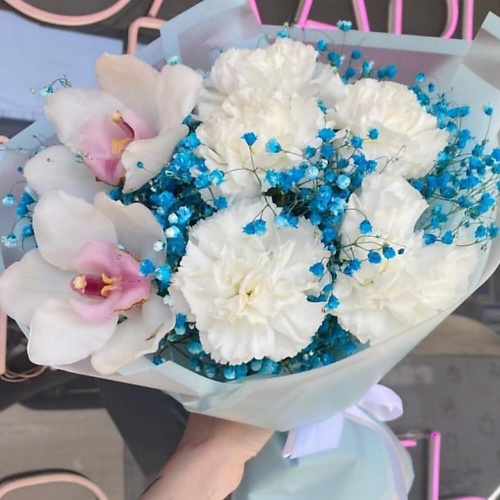 

ДАРИ ЦВЕТЫ Букет орхидея с диантусами и гипсофилой, Букет орхидея с диантусами и гипсофилой