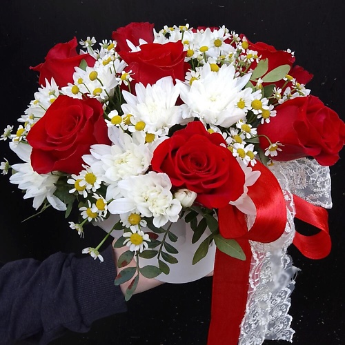 

КОЛИБРИ ЦВЕТОЧНЫЙ САЛОН Цветы в коробке с красной розой, Цветы в коробке с красной розой