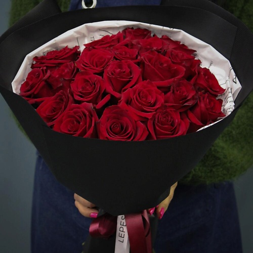 

КОЛИБРИ ЦВЕТОЧНЫЙ САЛОН Красные в чёрном, Красные в чёрном