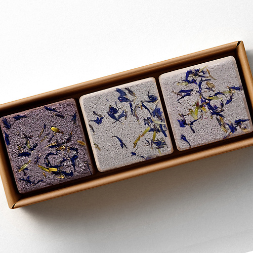 

SOLACE Набор бомбочек для ванны Solace (3 шт) с солью, шиммером и сухоцветами, Набор бомбочек для ванны Solace (3 шт) с солью, шиммером и сухоцветами