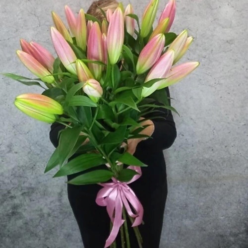 

ДАРИ ЦВЕТЫ Лилия розовая 5 штук, Лилия розовая 5 штук