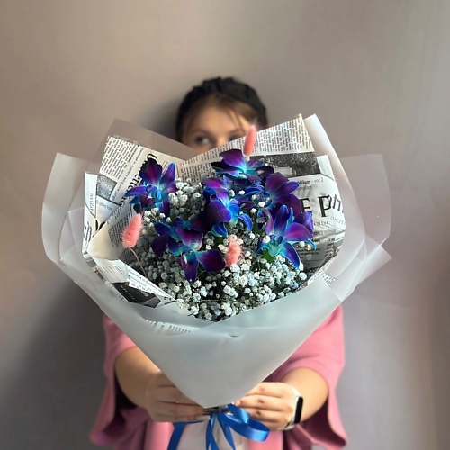 РЯБИНА ЦВЕТОЧНАЯ МАСТЕРСКАЯ Букет орхидей в сине-белой гамме